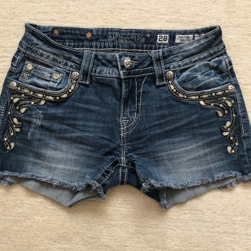 Miss Me shorts, size 28